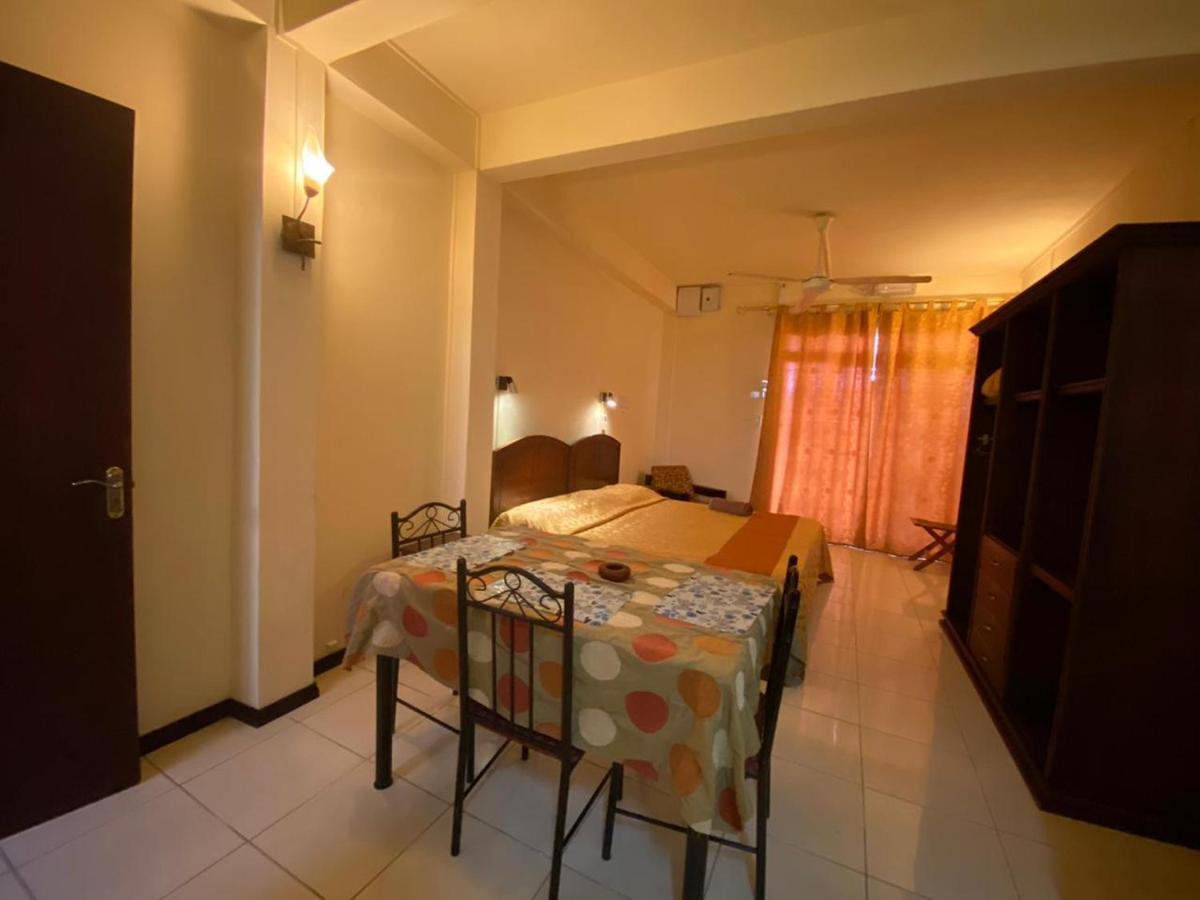 Monalysa Holidays Grand Baie Exterior photo