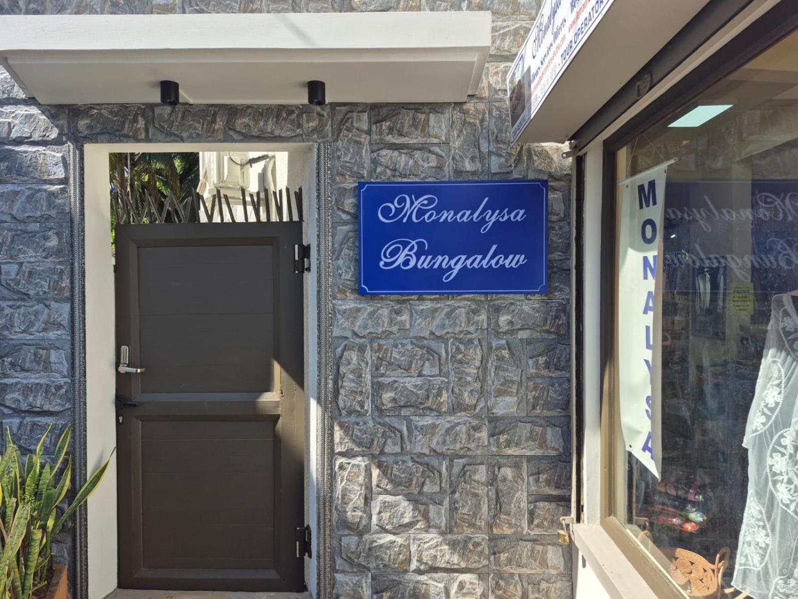 Monalysa Holidays Grand Baie Exterior photo