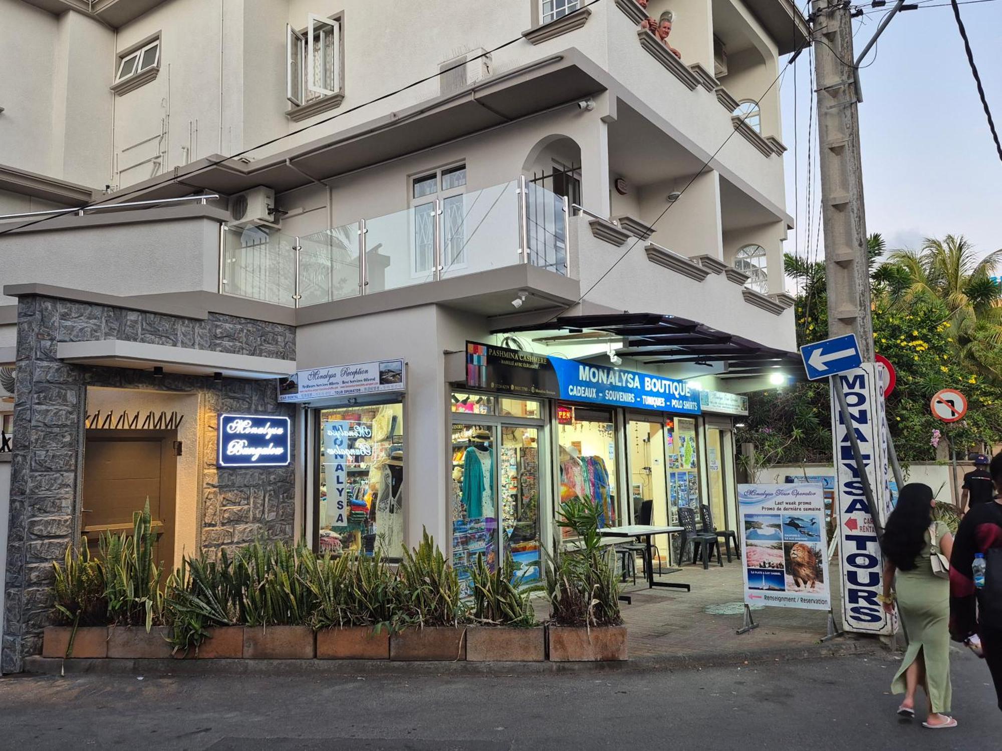 Monalysa Holidays Grand Baie Exterior photo